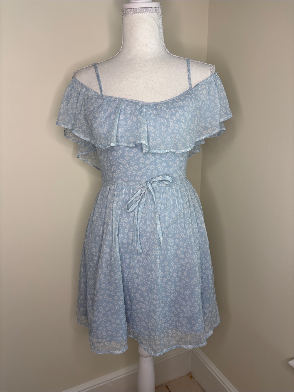 Abercrombie & Fitch Light Blue Floral Off-Shoulder Boho Mini Dress. XS